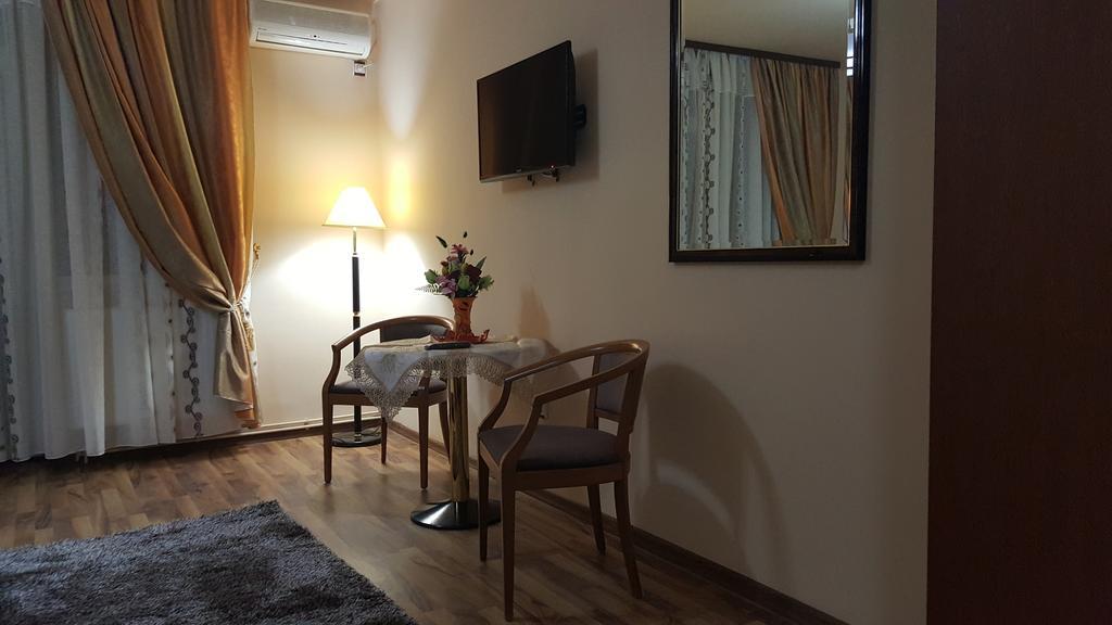 Casa Alex Hotel Targu Jiu Room photo